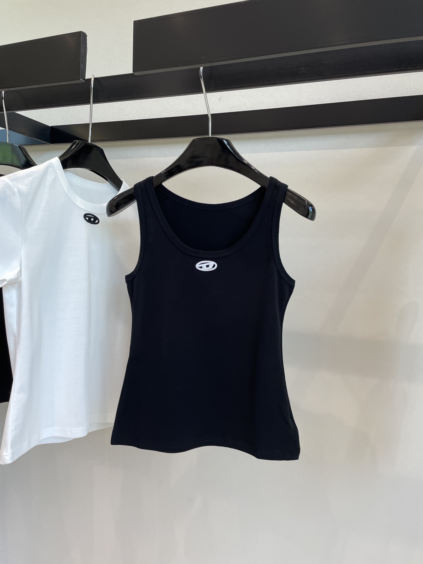 디젤 여성 나시 티셔츠