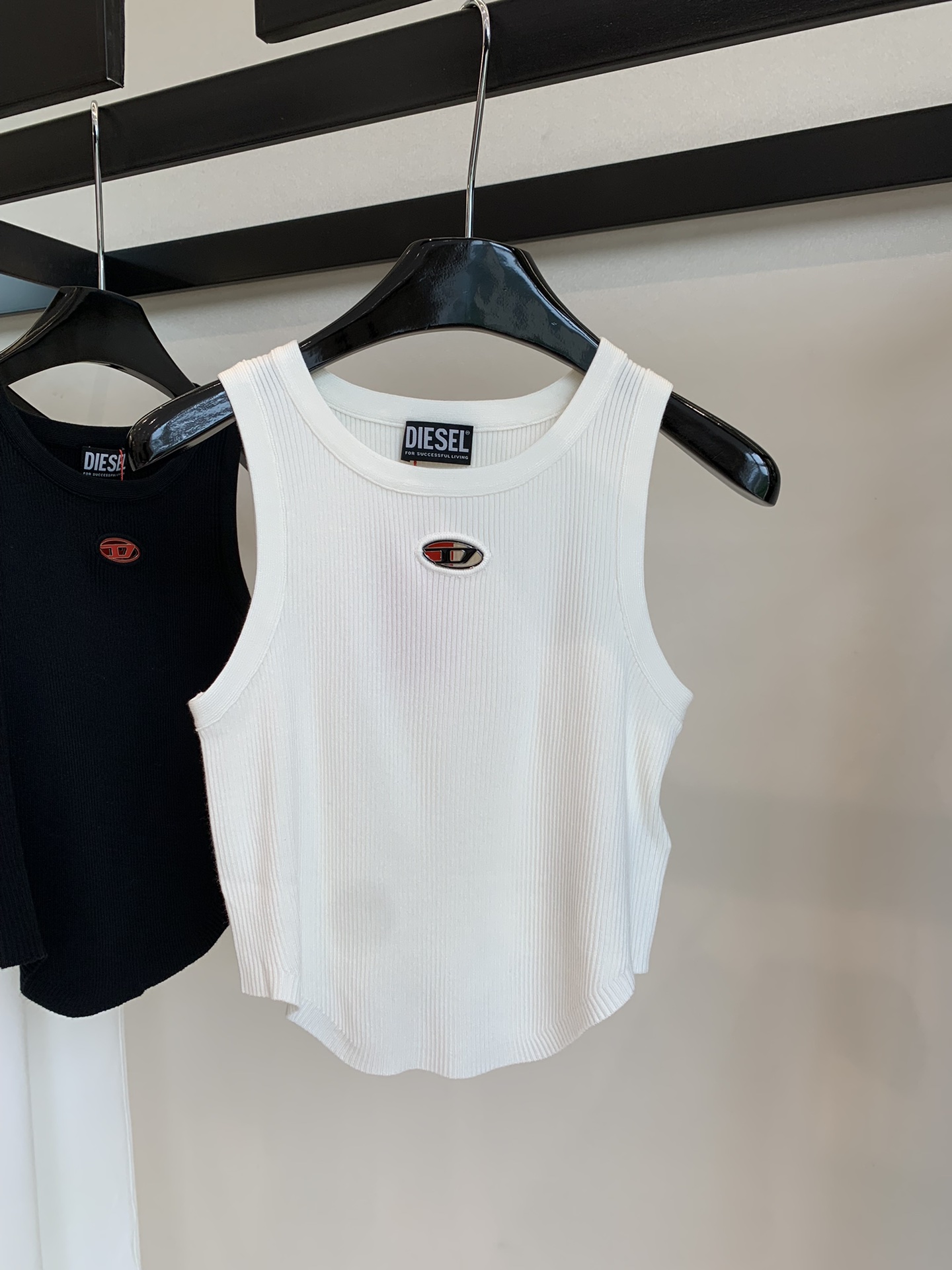 디젤 여성 나시 티셔츠