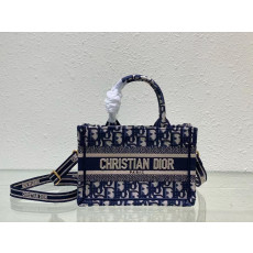 디올 북토트백 미니 스트랩 버전