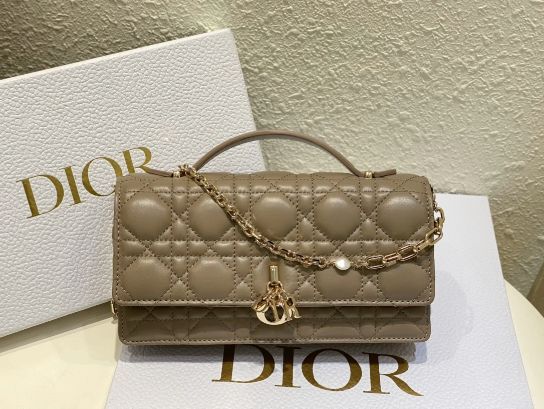 디올 Miss Dior 미니백