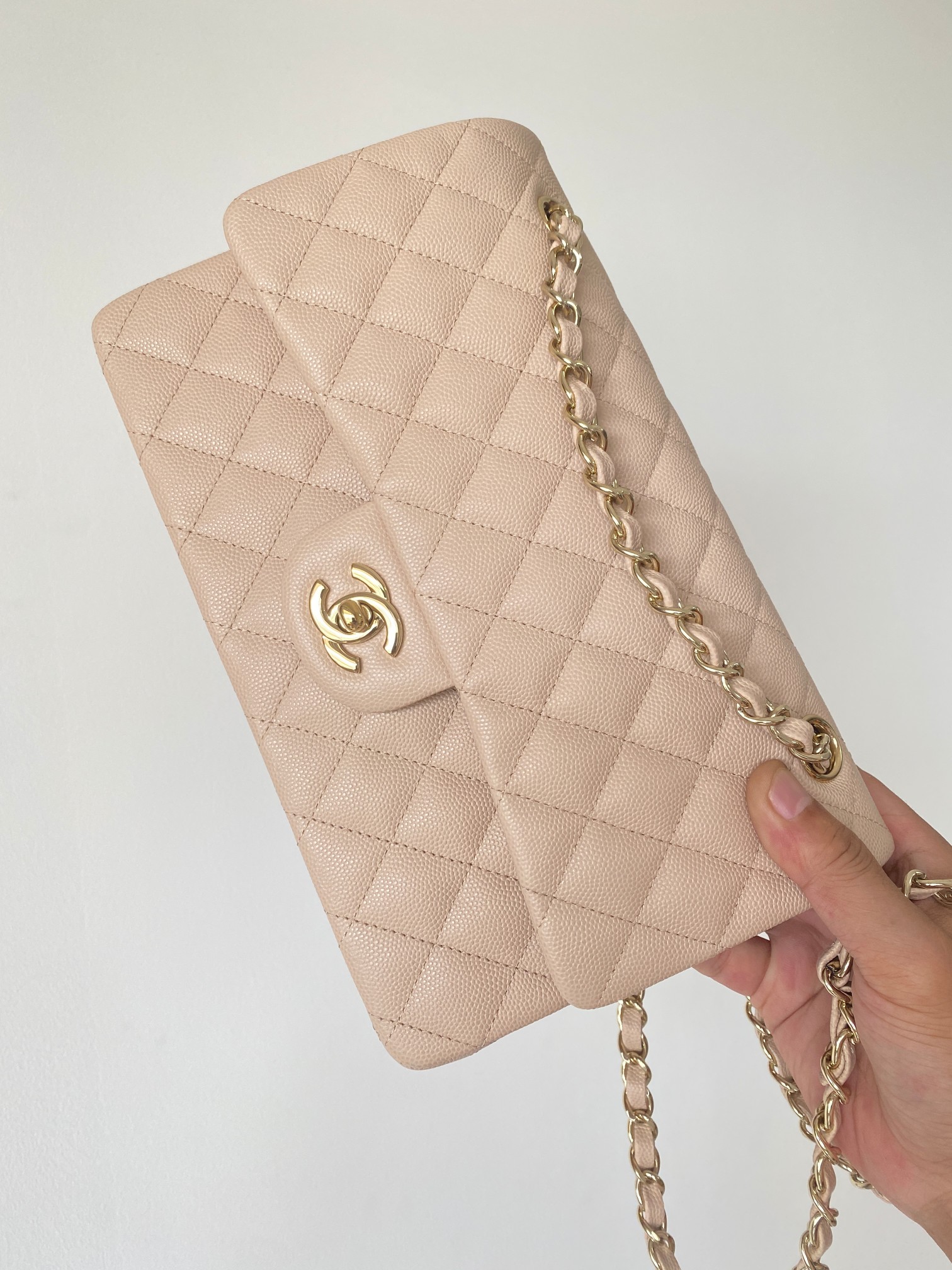 [지존샵] 샤넬 클래식 미듐 캐비어 금장 