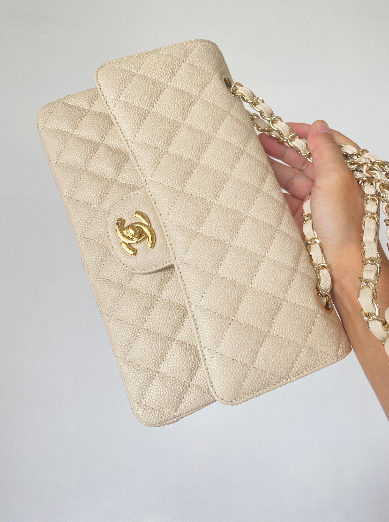 [지존샵] 샤넬 클래식 미듐 캐비어 금장 