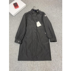 몽클레어 바람막이 코로우