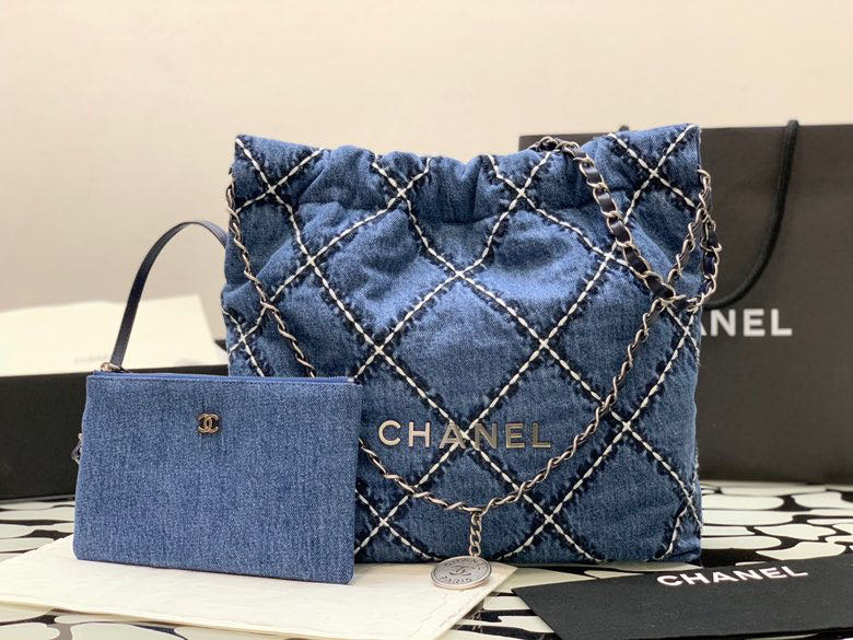 샤넬 22백 데님 스몰/미듐 (팬더 공장)