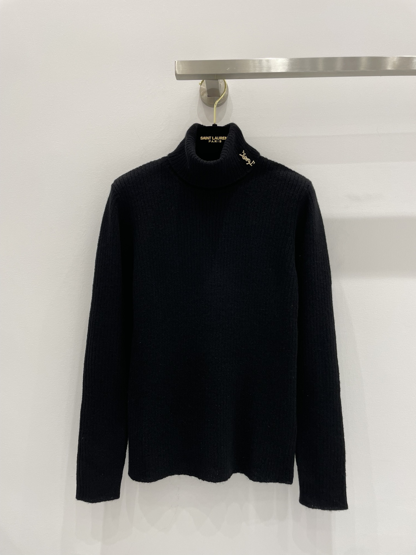 생로랑 여성 터틀넥