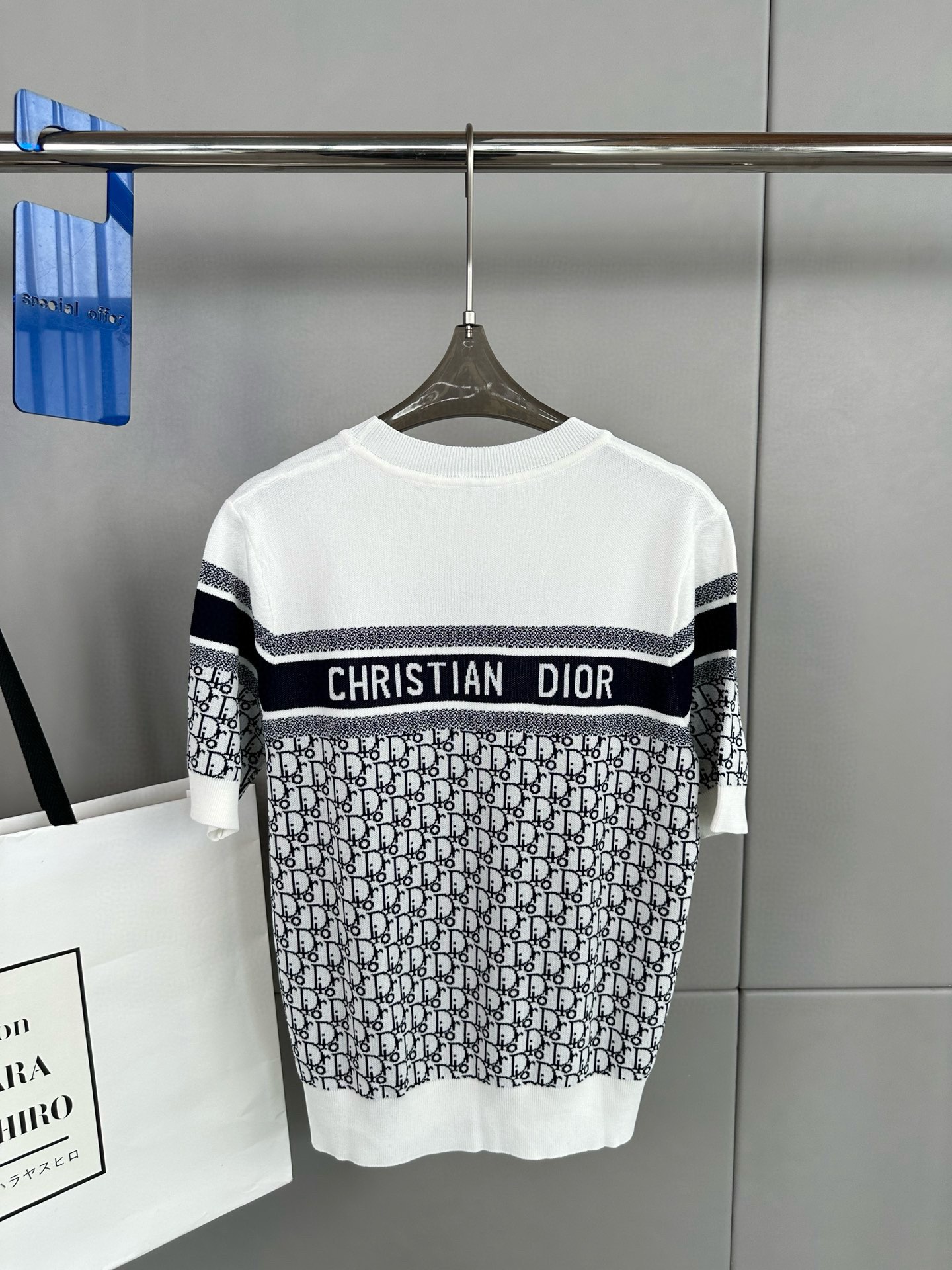 디올 여성 반팔티