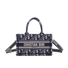 디올 북토트백 미니 스트랩 버전 (국내배송)