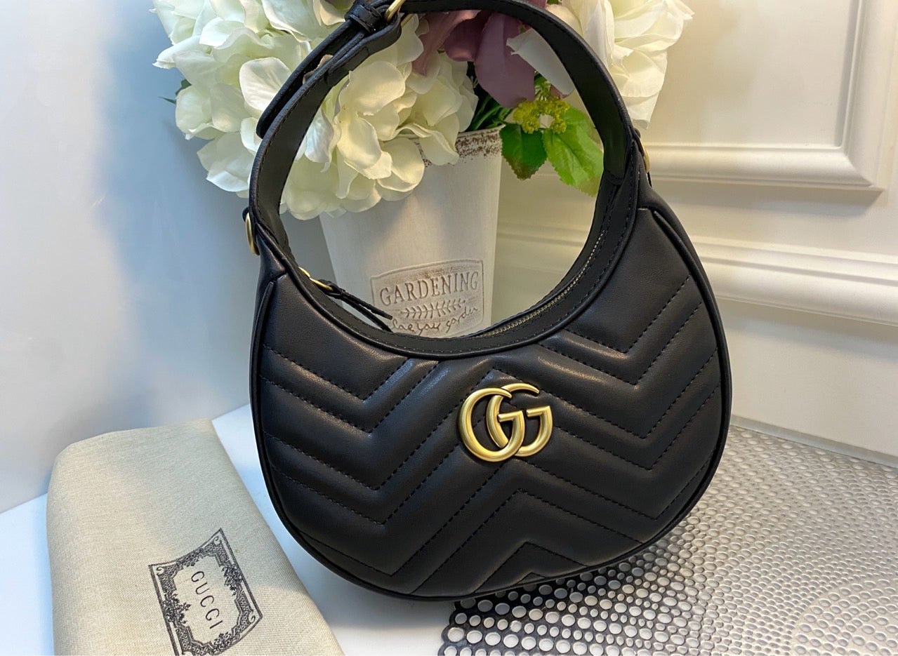 구찌 마몽 하프문 쉐입 미니백 (국내배송)