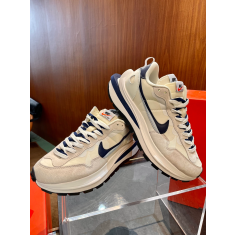 나이키 사카이 베이퍼와플 스니커즈