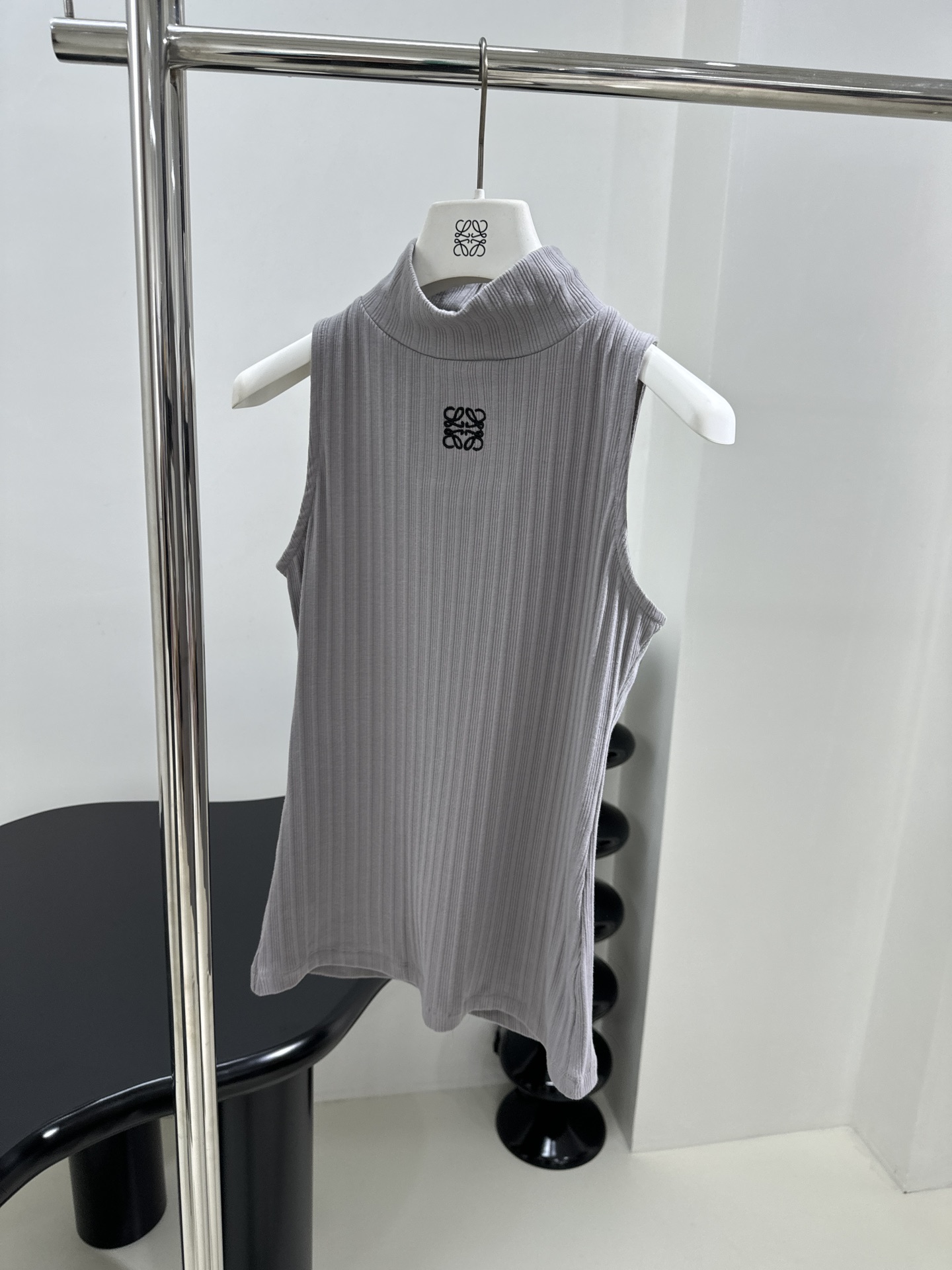 로에베 여성 나시