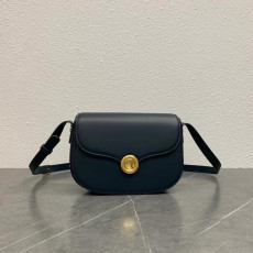 로로피아나 기에라 숄더백 스몰