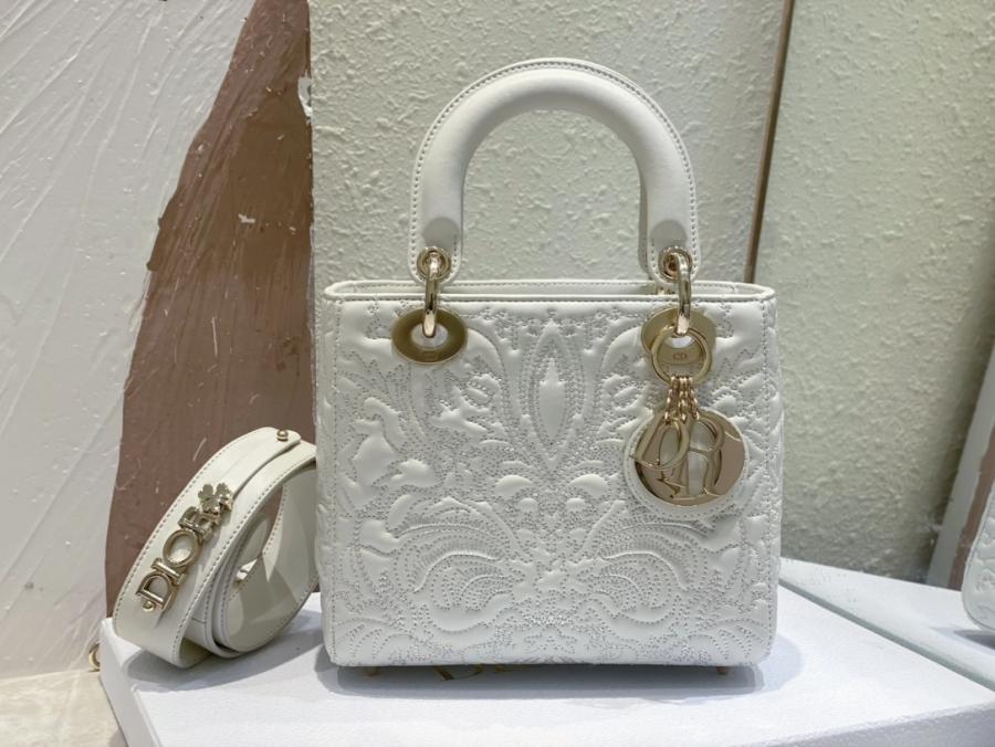 디올 레이디백 램스킨 스몰 20cm