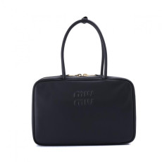 미우미우 아르카디 가죽 보백 라지 (국내배송)