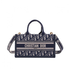 디올 북토트백 이스트웨스트 스트랩백 (국내배송)