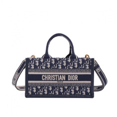 디올 북토트백 이스트웨스트 스트랩백 (국내배송)