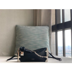 루이비통 NEW 슬림 트렁크백 M25445