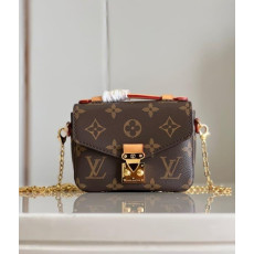 루이비통 마이크로 메티스 체인백 M81267