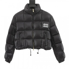 미우미우 여성 로고 크롭 패딩 2컬러