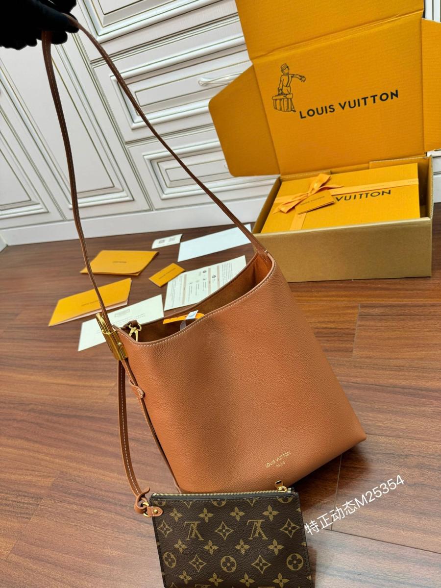 루이비통 로우 키 호보백 PM