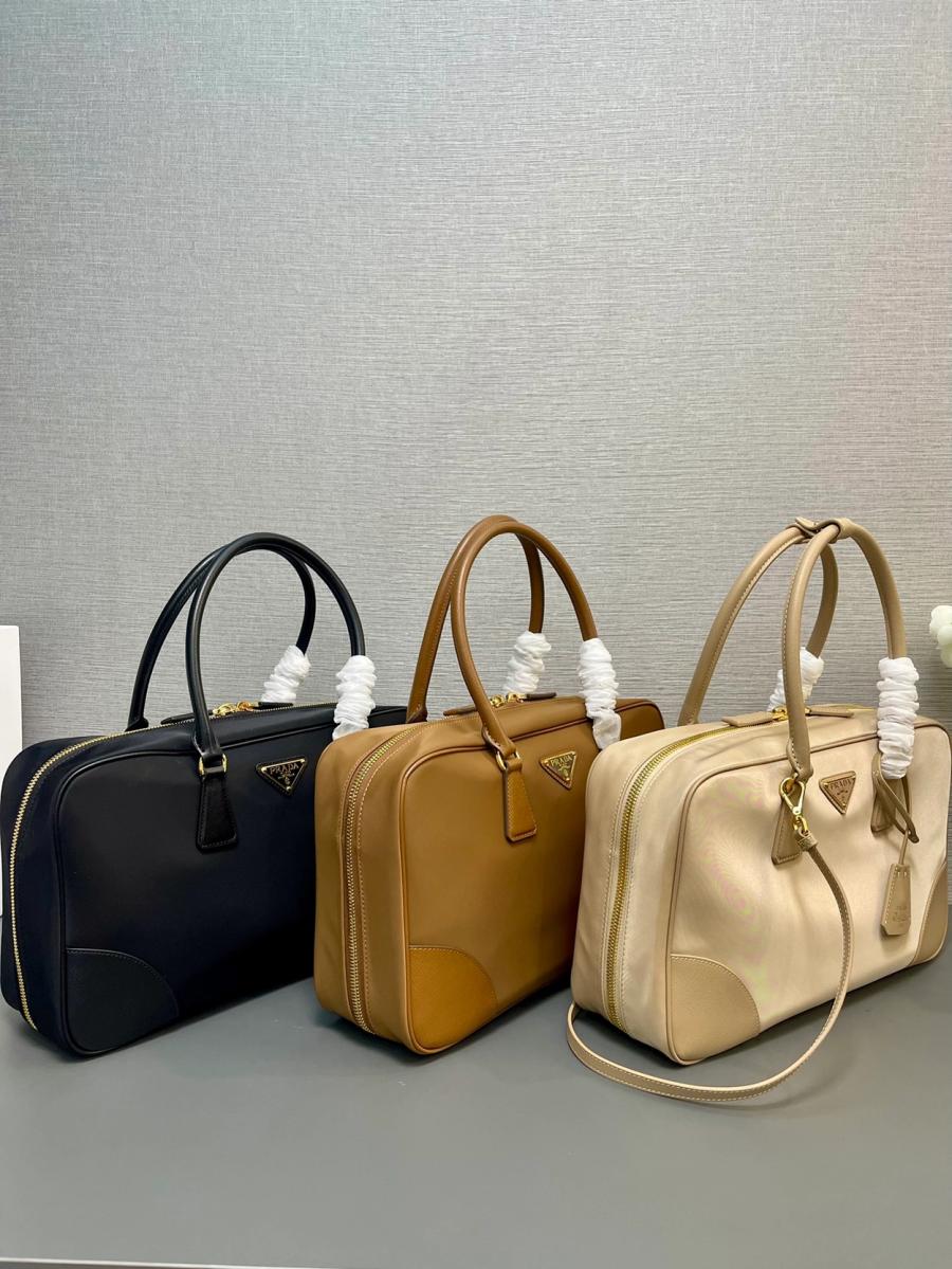 프라다 리에디션 1978 리나일론 투핸들 백