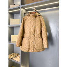 버버리 다이아몬드 퀼팅 나일론 후드 자켓