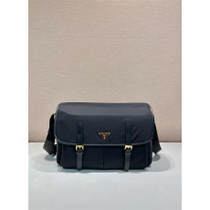 프라다 라지 가죽 숄더백