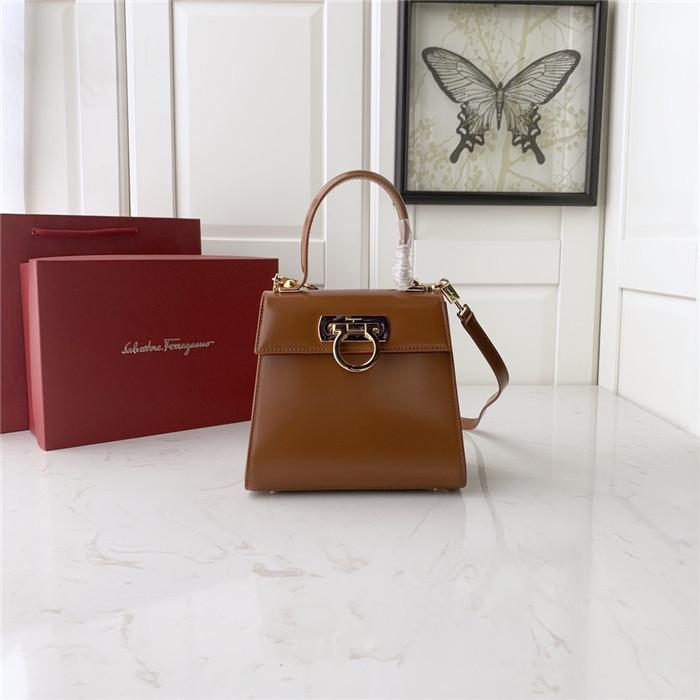 페라가모 아이코닉 켈리백 미니 DY-212267 (올수공)