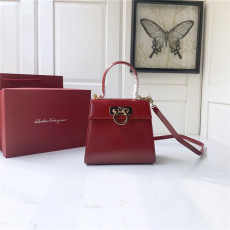 페라가모 아이코닉 켈리백 미니 DY-212267 (올수공)