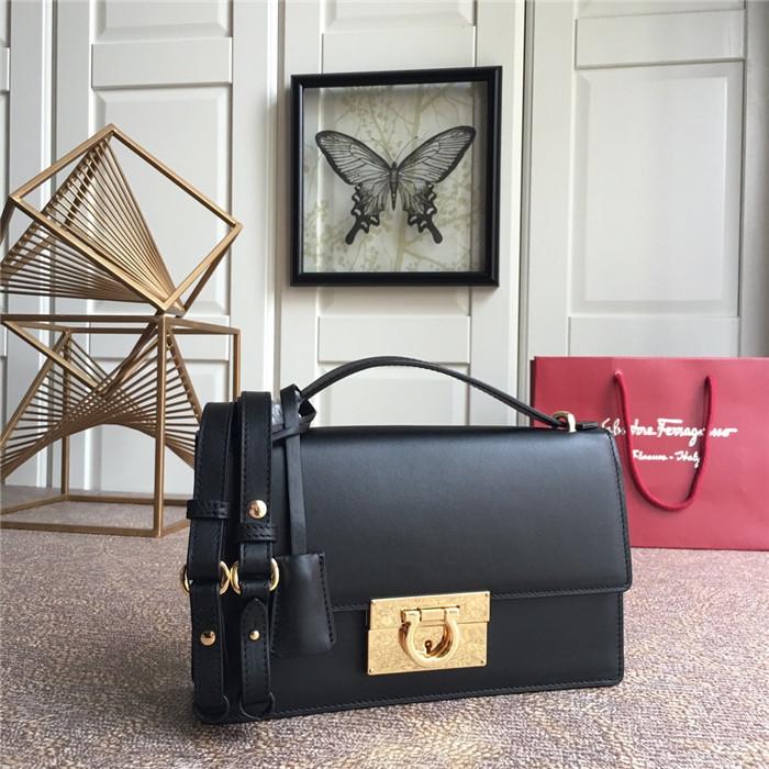 페라가모 숄더백 FZ-21E099