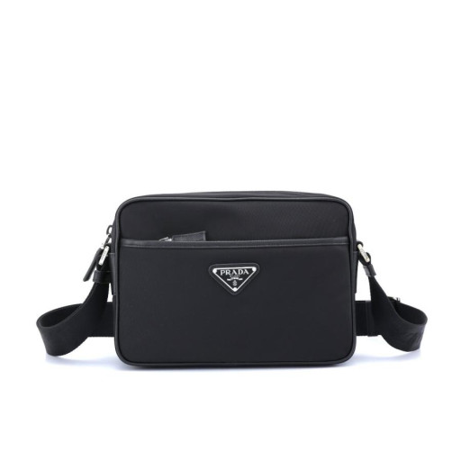 프라다 나일론 메신저백 (국내배송)