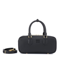 미우미우 아르카디 토트백 미듐 (국내배송)