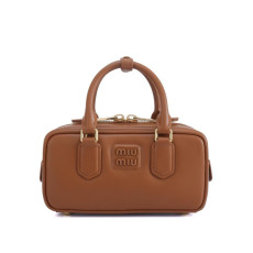 미우미우 아르카디 토트백 22cm (국내배송)