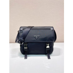 프라다 리나일론 버클 메신저백