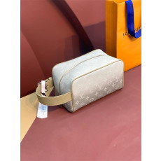 루이비통 락커 돕 키트 파우치백