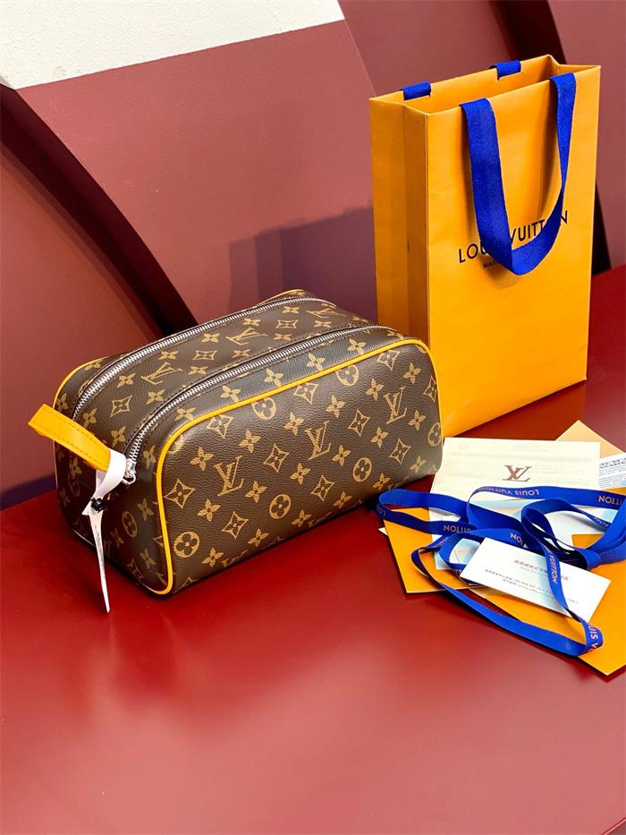 루이비통 락커 돕 키트 파우치백