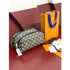 루이비통 락커 돕 키트 파우치백