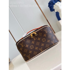 루이비통 토일레트리 파우치백