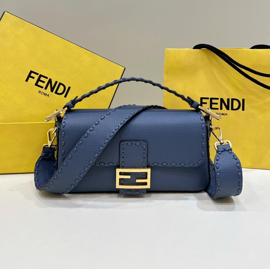 펜디 카멜리아 오버 탑스티치 셀러리아 바게트백 미디움