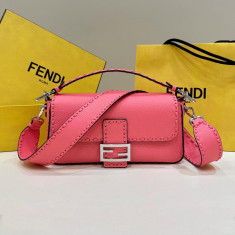 펜디 카멜리아 오버 탑스티치 셀러리아 바게트백 미디움