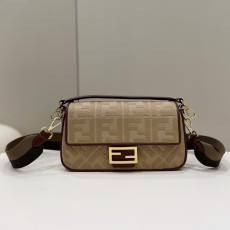 펜디 FF로고 캔버스 바게트백