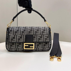 펜디 FF로고 캔버스 바게트백