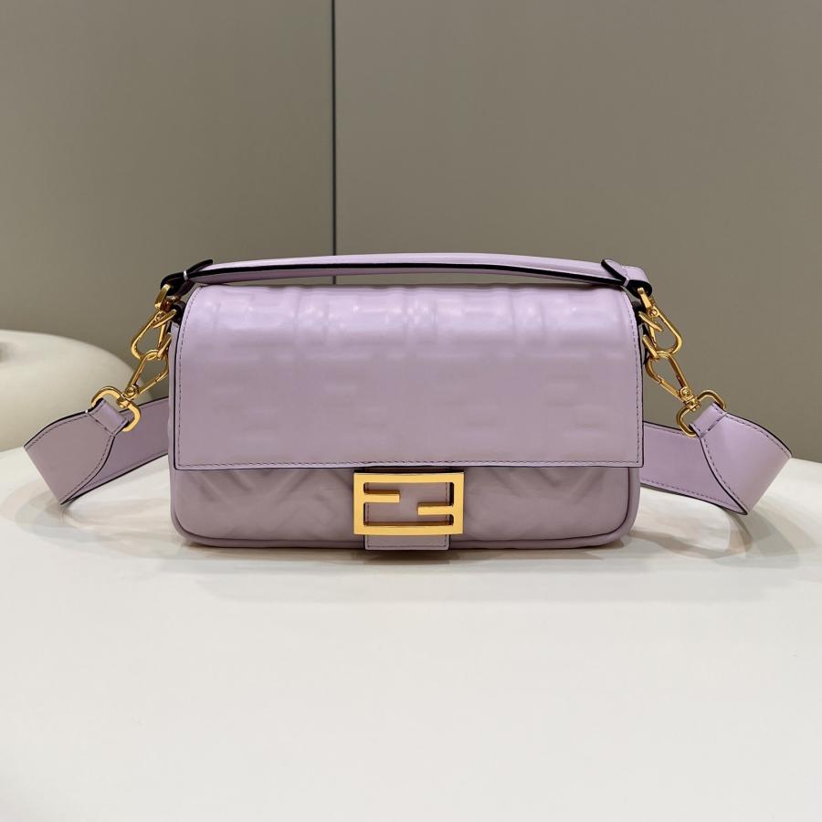 펜디 나파 가죽 바게트 체인백 미디움