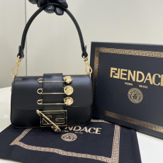 펜디 X 베르사체 바게트백 스몰