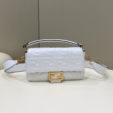 펜디 레더 바게트백