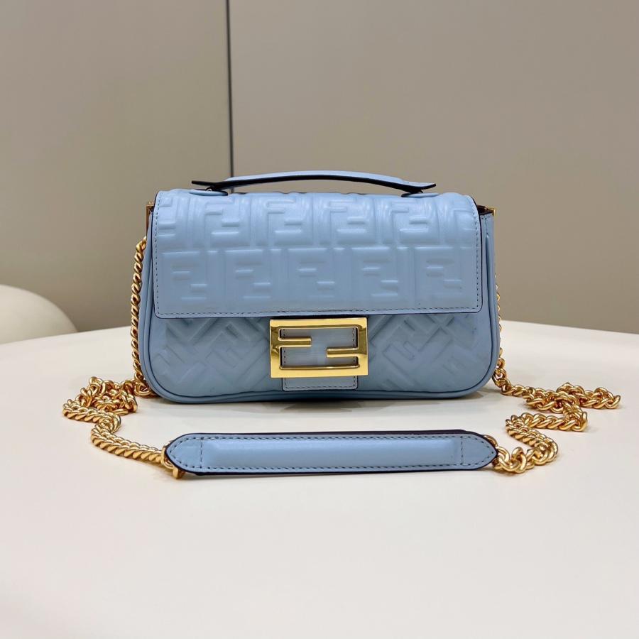 펜디 나파 가죽 바게트 체인백 미디움