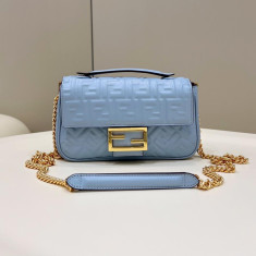 펜디 나파 가죽 바게트 체인백 미디움