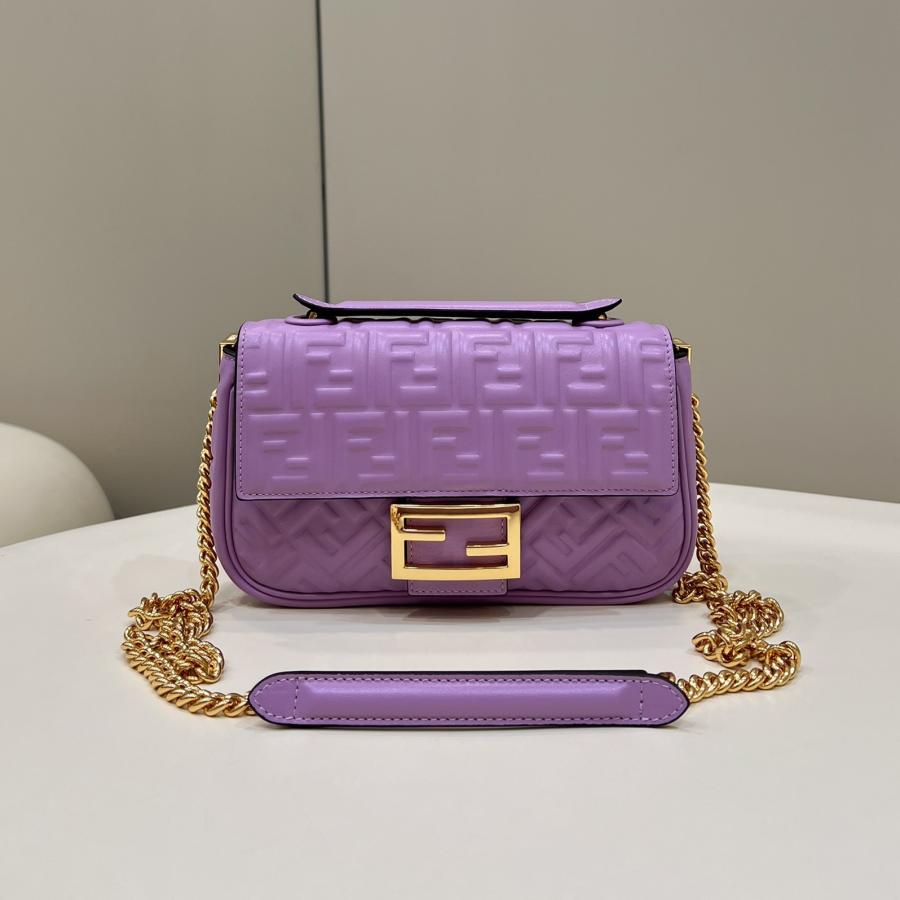 펜디 나파 가죽 바게트 체인백 미디움