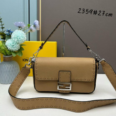 펜디 오버 탑스티치 셀러리아 바게트백