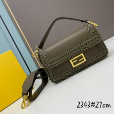 펜디 우븐 레더 바게트백