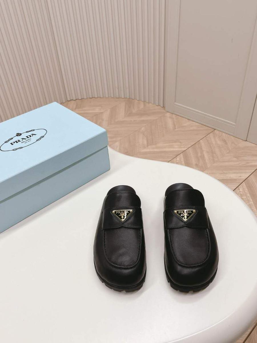 프라다 가죽 뮬 슬리퍼